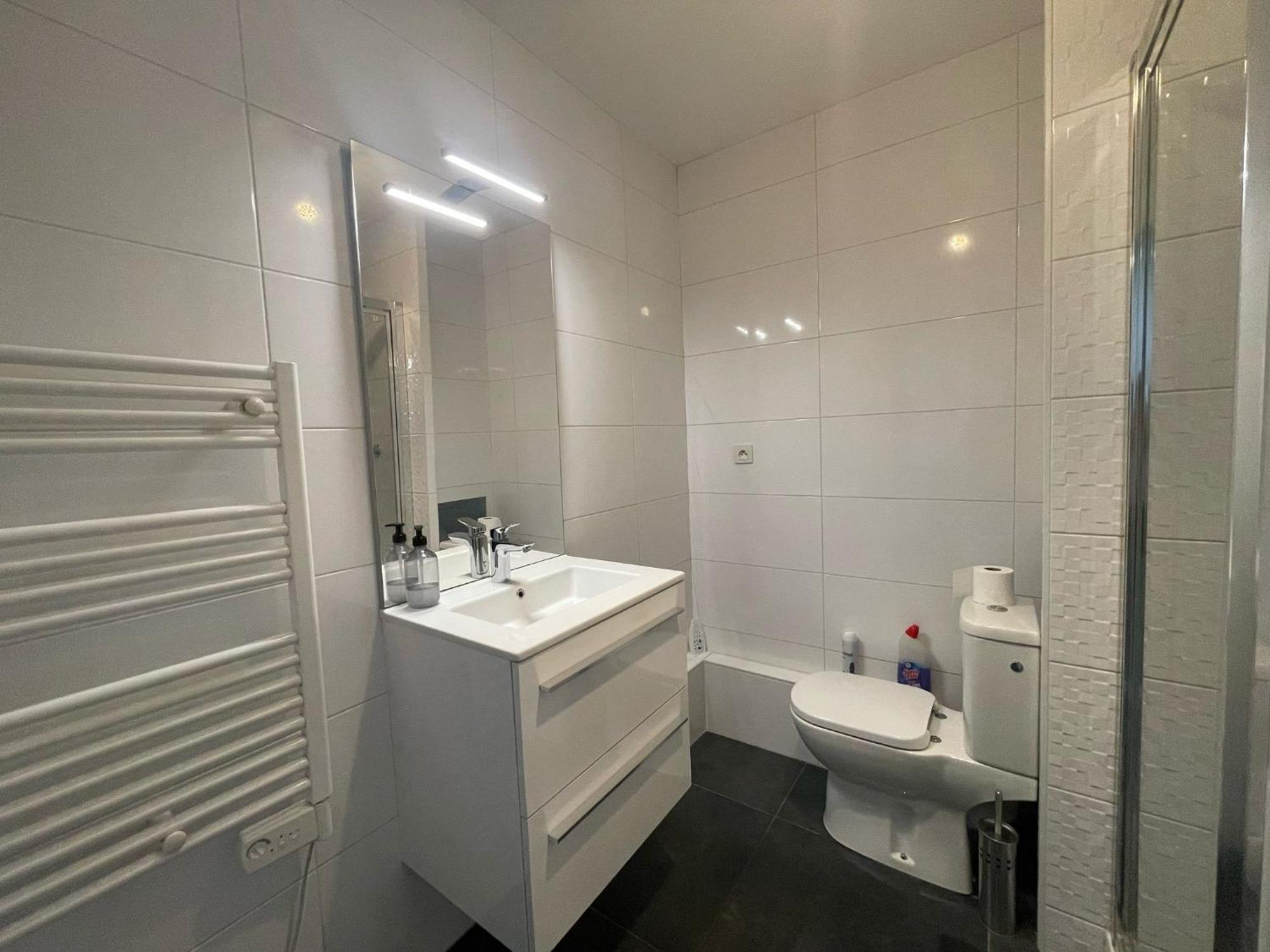 City & Cosy, Lyon Charcot- Wifi - Lave Linge - Balcon - Parking المظهر الخارجي الصورة