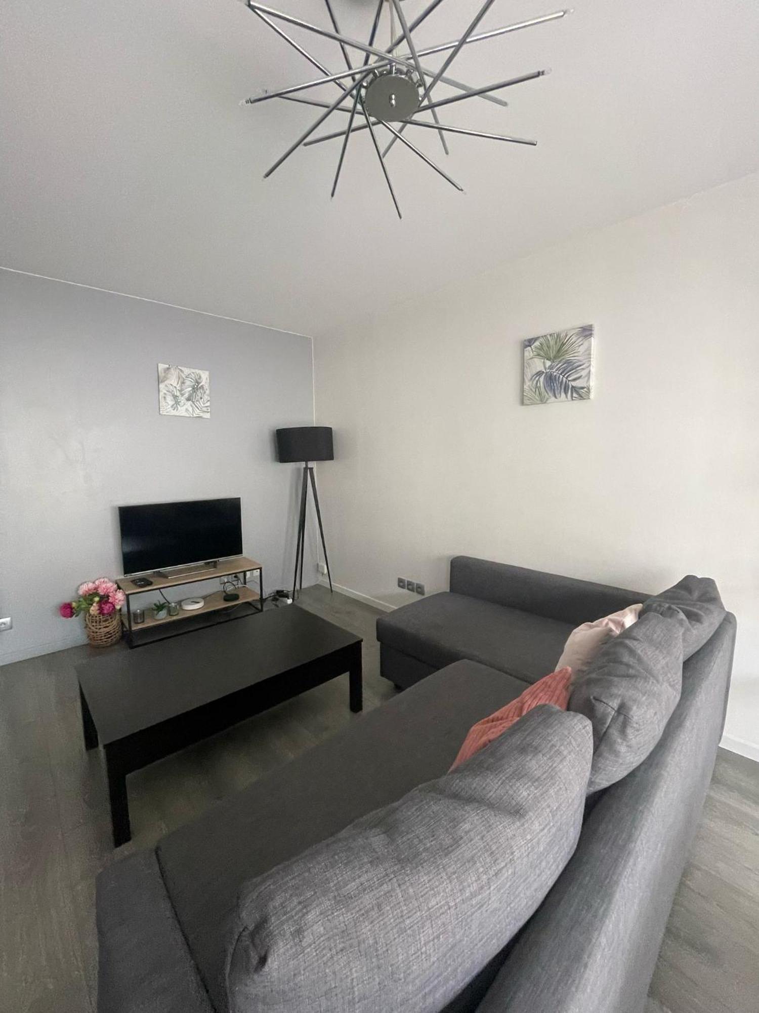 City & Cosy, Lyon Charcot- Wifi - Lave Linge - Balcon - Parking المظهر الخارجي الصورة